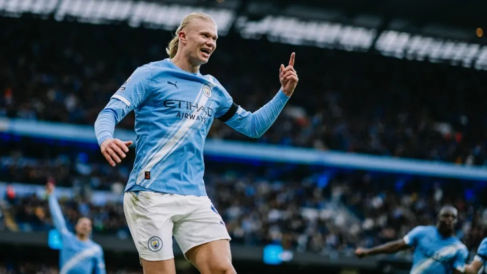 Manchester City Thrash Liverpool 3-0 to Extend League Lead 2 Manchester City Thrash Liverpool 3-0 to Extend League Lead